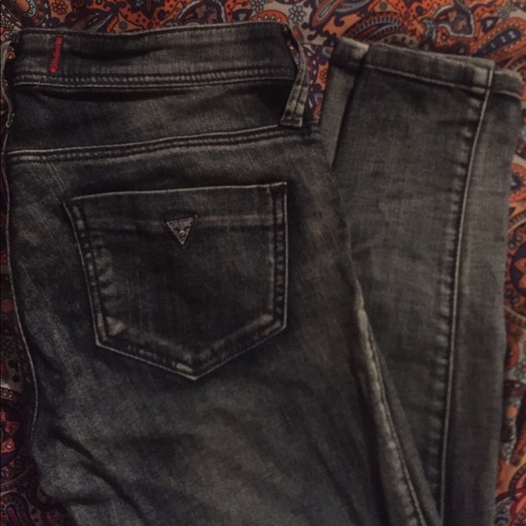 Guess Jeans - Picture 2 of 3