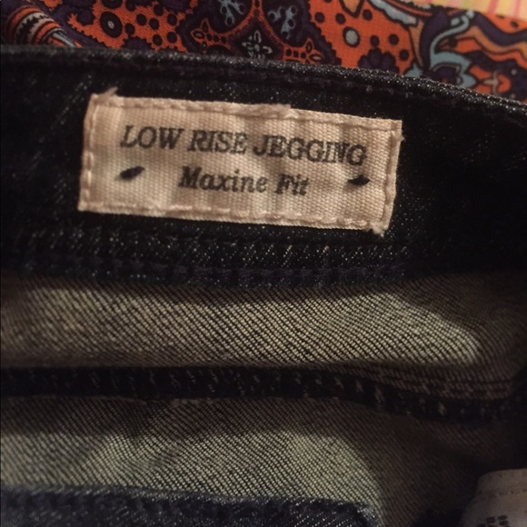 Guess Jeans - Picture 3 of 3