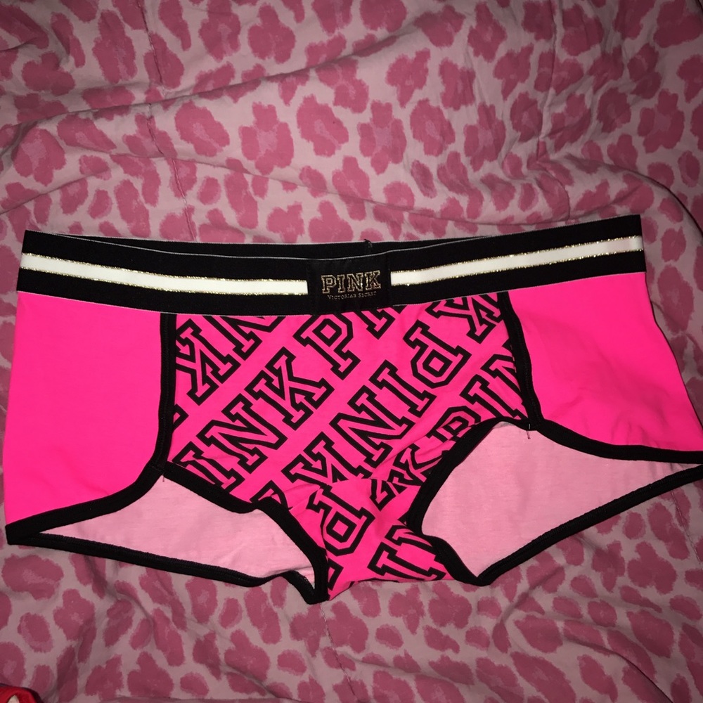 VS PINK LOGO Boyshorts