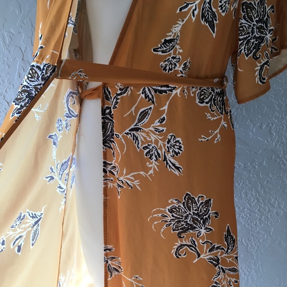 Vintage wrap around boho maxi dress - Picture 2 of 2