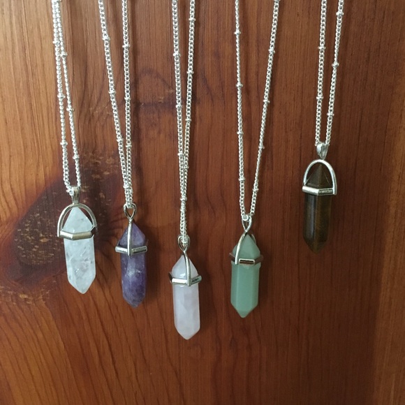 ❌CLEARANCE❌ Natural crystal pendant necklaces - Picture 3 of 8