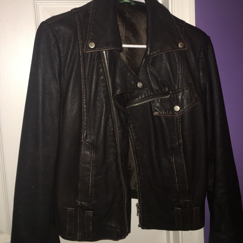 Rustic leather jacket. United colors of Benetton