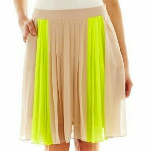 Worthington Pleated Neon Yellow Green/Cream Skirt