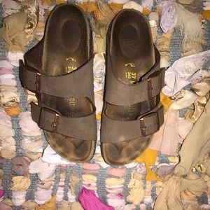Light brown Arizona birkenstocks