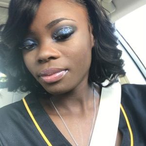 Meet your Posher, Denise