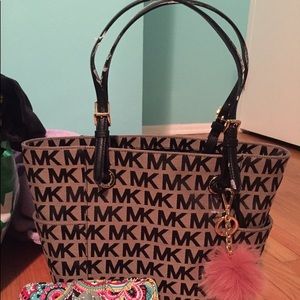 Michael Kors Jet Set Tote