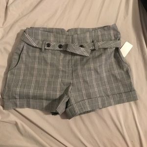 Plaid belted shorts