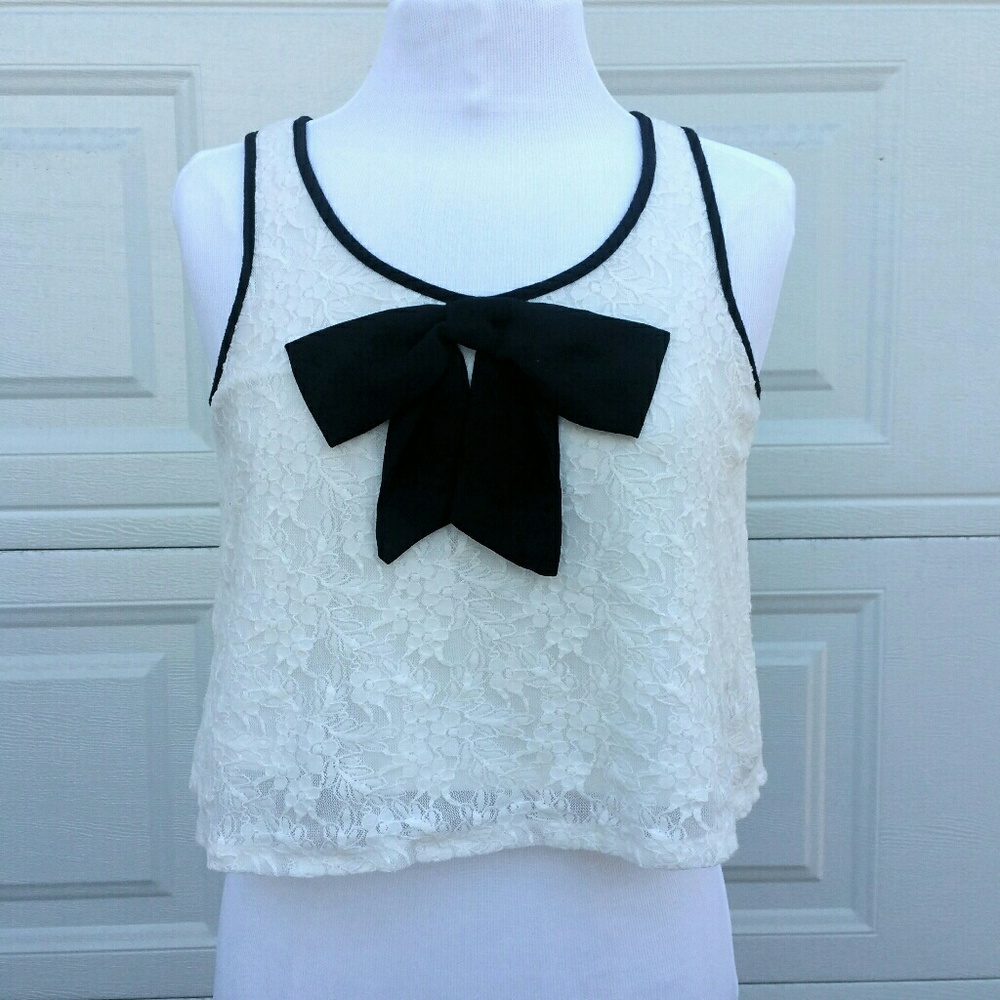 Off White Crop Tank Top 🌼🍃
