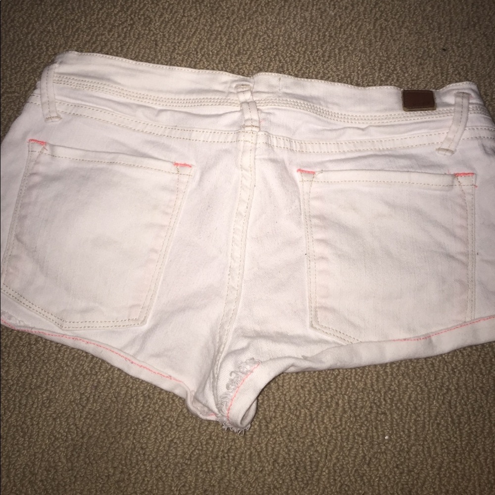 Shorts - Picture 2 of 3