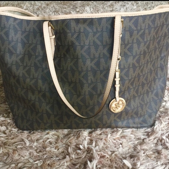 Michael Kors Handbags - FINAL SALE✨Michael Kors Monogram Tote Leather Trim