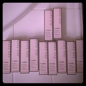 Mary Kay Haul time wise luminous liquid foundation