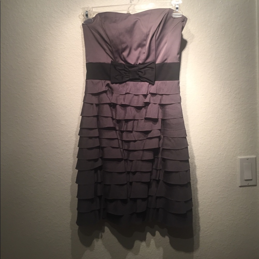 H&M Gray ruffle strapless dress with black bow