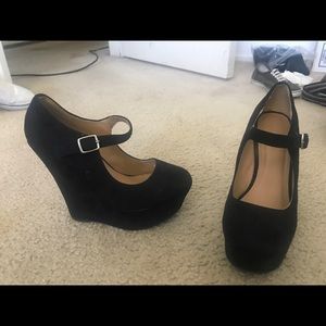 Closed toe black wedges with ankle strap!
