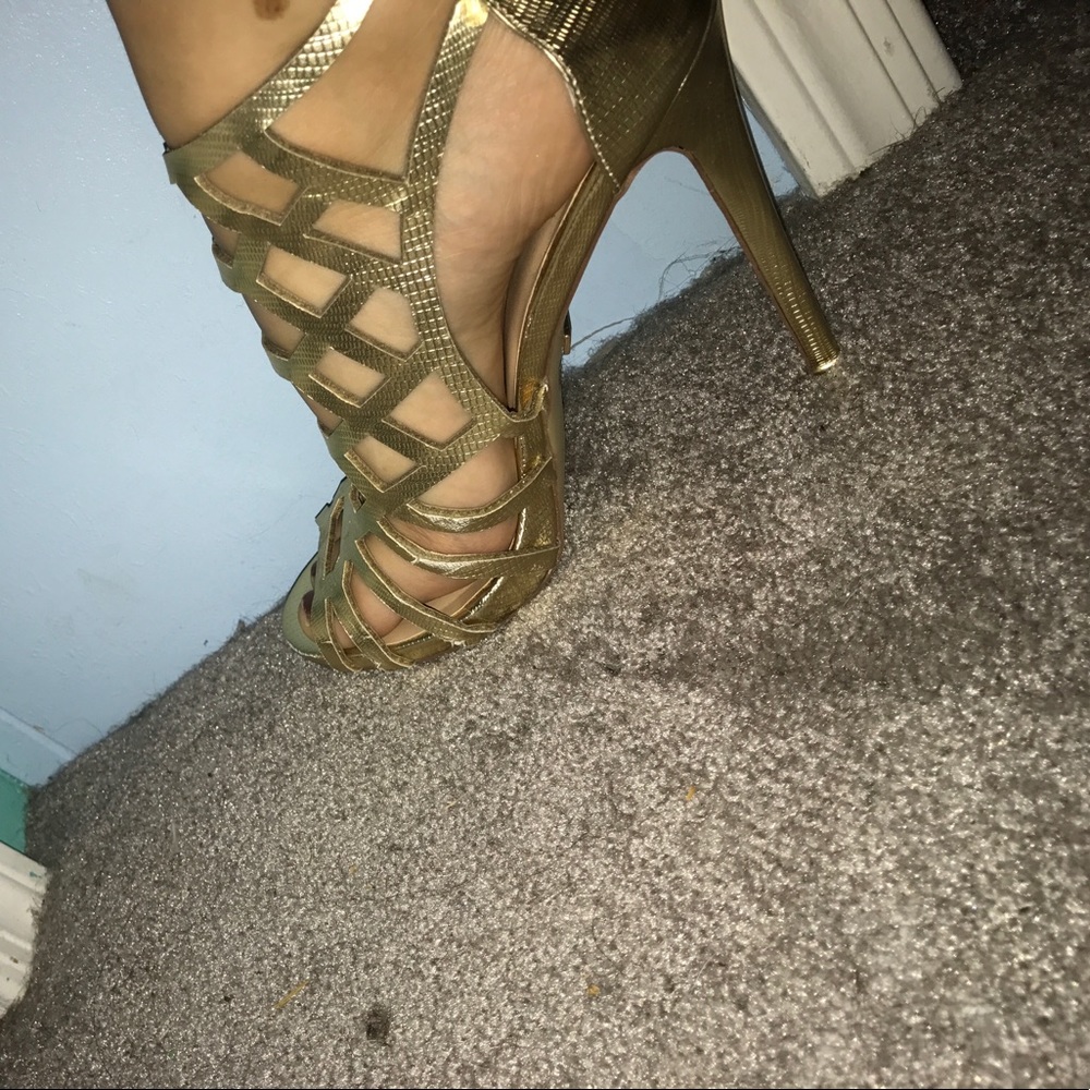 Shoes - Picture 2 of 3