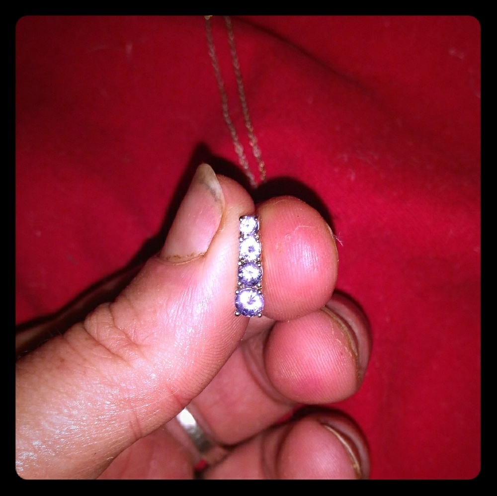 Tanzanite pendant and chain