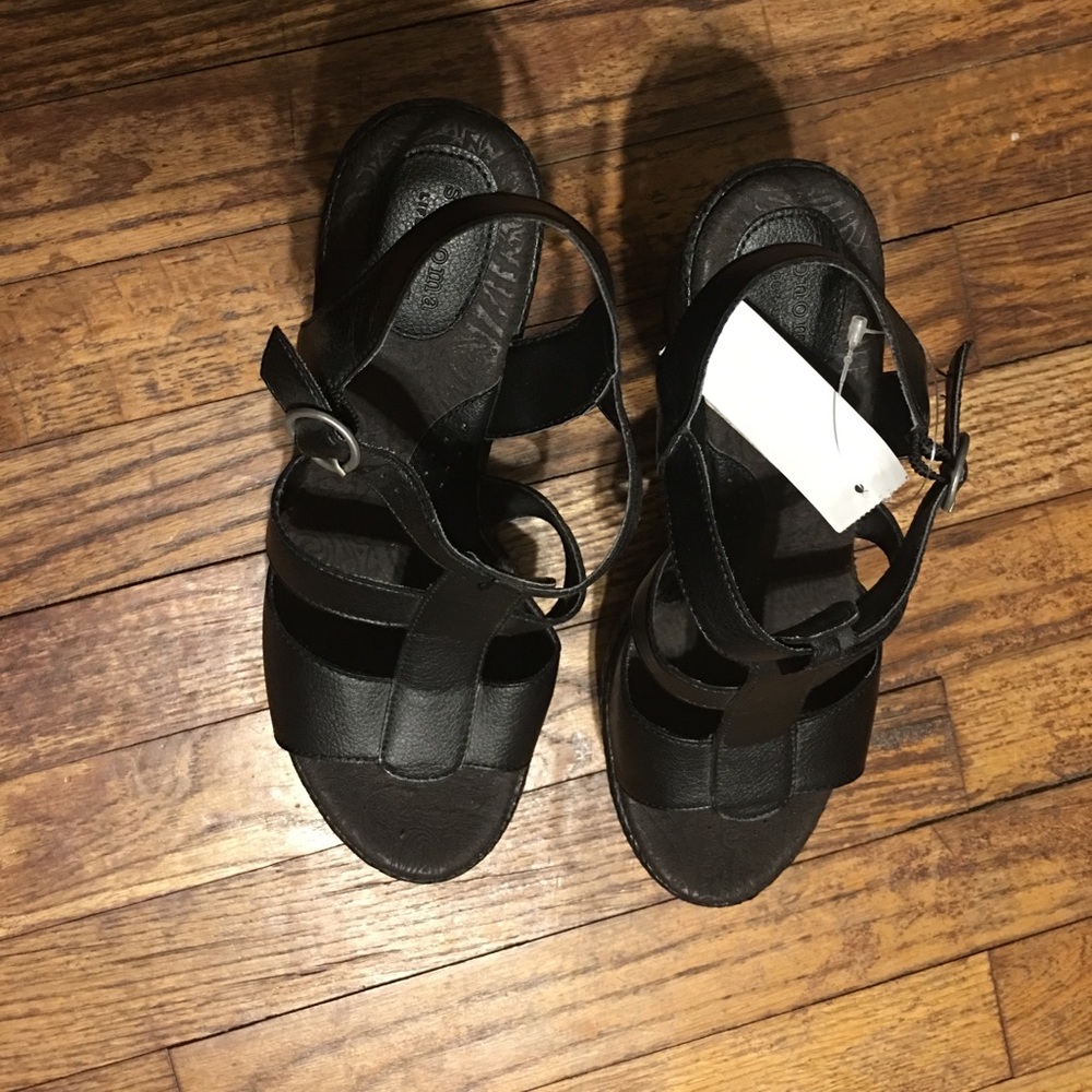 Selling Women's Sonoma Sandals size 10 - Picture 2 of 4