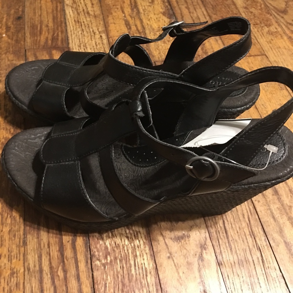 Selling Women's Sonoma Sandals size 10 - Picture 3 of 4