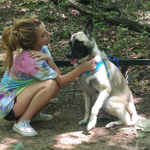 Meet your Posher, Kayla - Picture 1 of 1