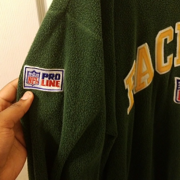 Green Bay Packers Sweater - Picture 2 of 4
