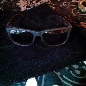 Ray Ban.   Justin RB 4165