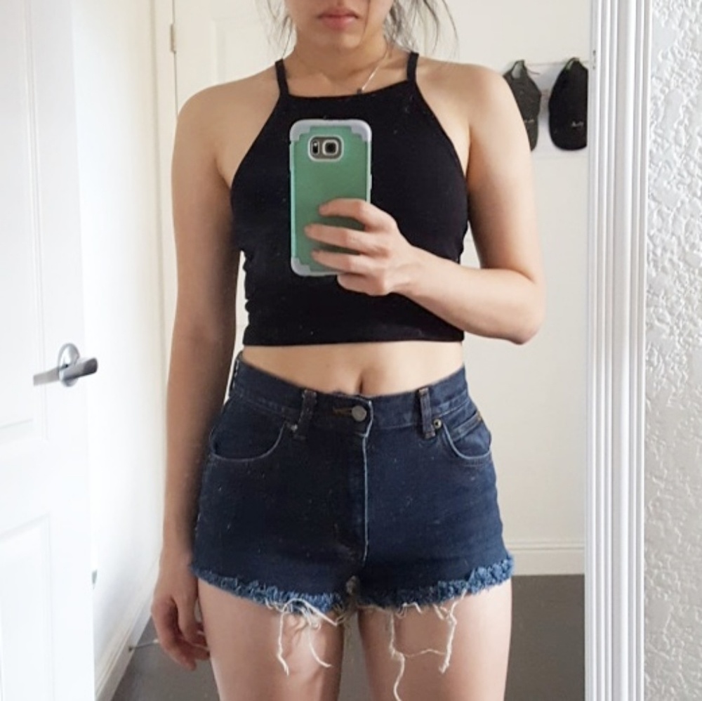 Mid-waisted dark denim shorts