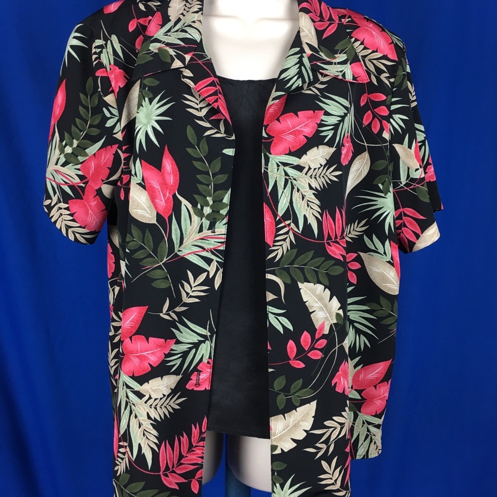 Briggs Aloha Blouse with sewn in Tank Size Large