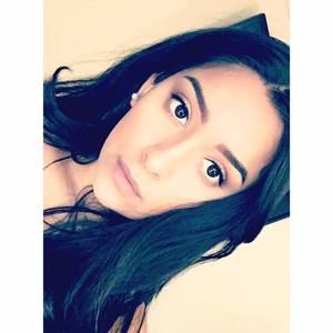 Meet your Posher, Adriana