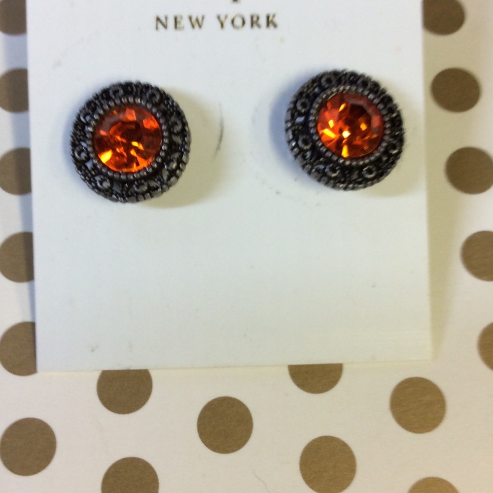 Gorgeous orange stone pierced earring