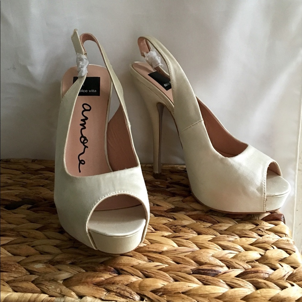 Dolce Vita silk white pumps