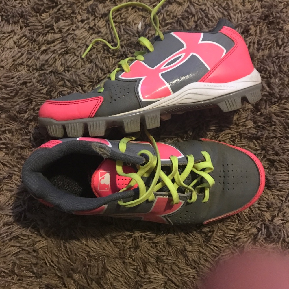 Under Armor cleats size 4