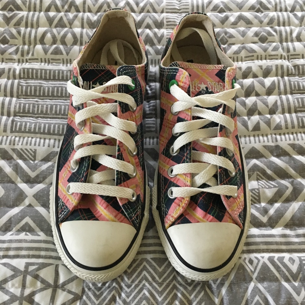 Brand New Women's plaid converse low tops