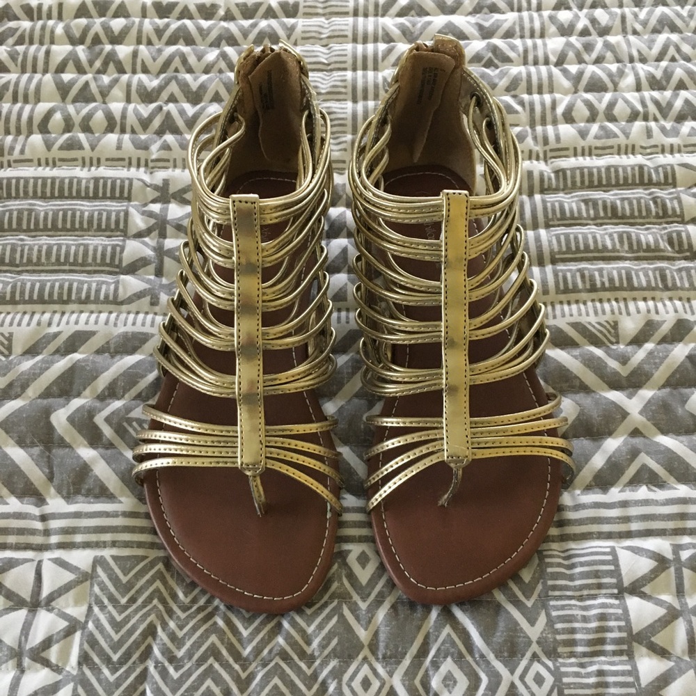 Brand New Women's gold metallic gladiator sandals