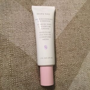 Mary Kay Ivory 200, medium coverage foundation