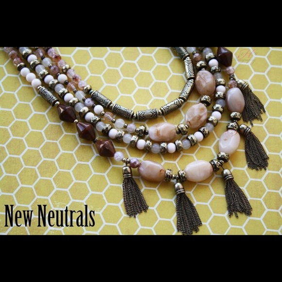 Neutral stone look necklace - Picture 1 of 1
