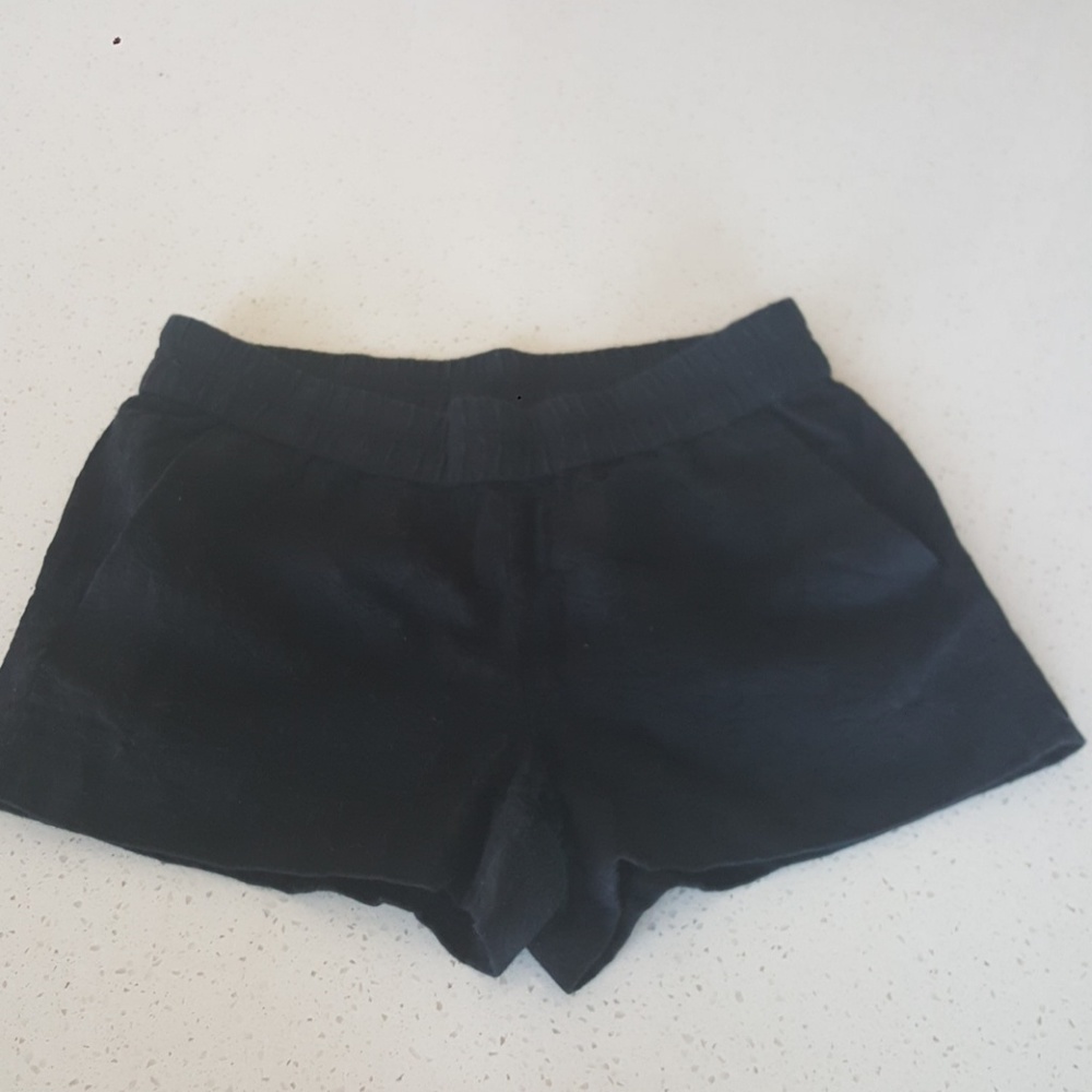 SALE🎉J.CREW || Black floral shorts