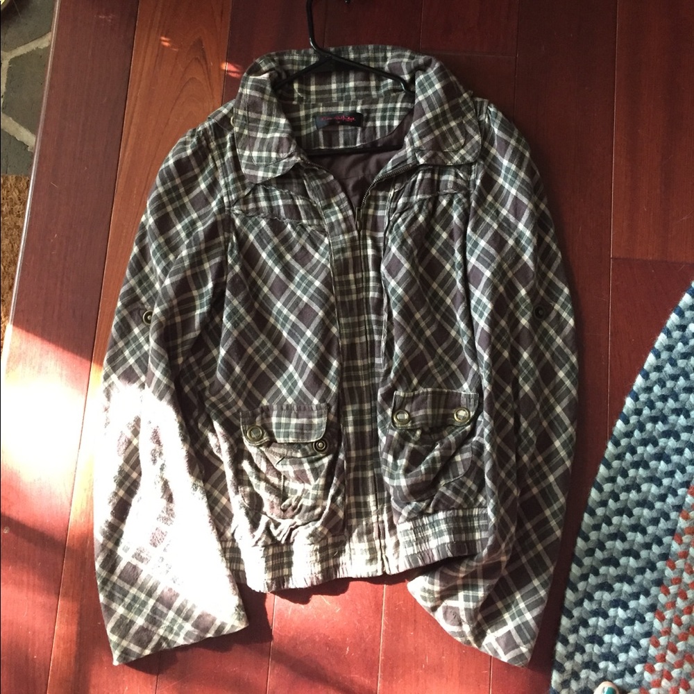 PERFECT FOR FALL COSY  FLANNEL BOMBER JACKET
