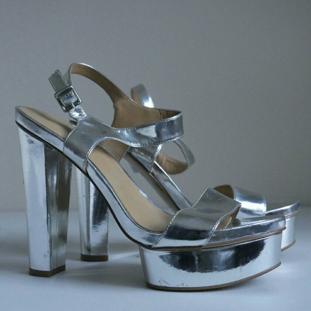 Nine West - FASTLIFE - 4" Platform Sandals