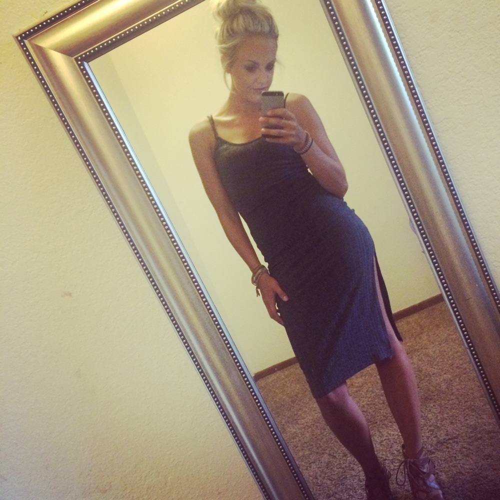 Knit dress with slit