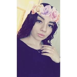 Meet your Posher, Karitza