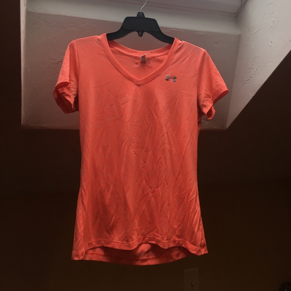 Under Armour top