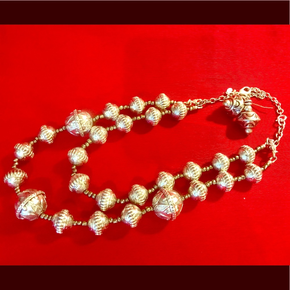 Fun, lightweight necklace and drop earrings