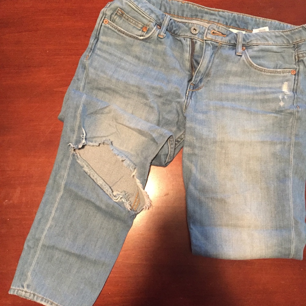 H&M Girlfriend Fit Jeans