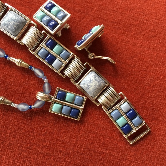 Matched set - Picture 3 of 3