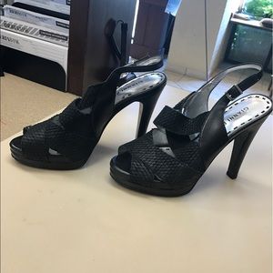 Black strappy GIANNI BINI heels