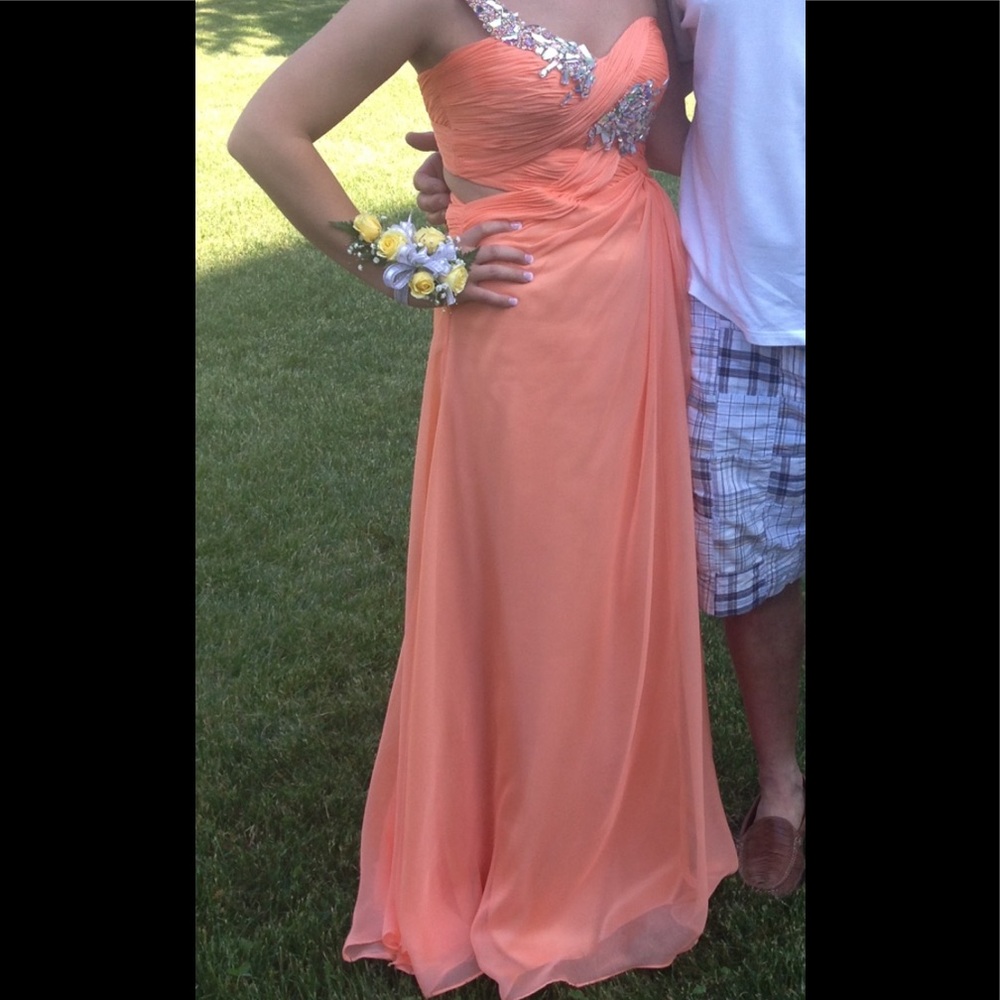 Orange prom dress 🌻