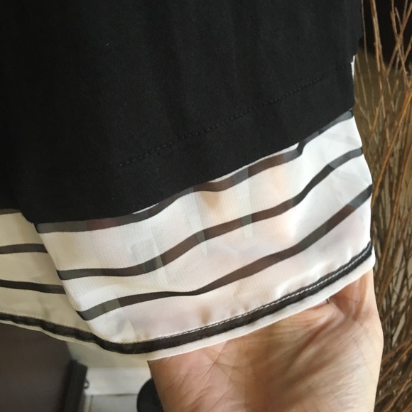 GAP black 3/4 sleeve top - Picture 2 of 7