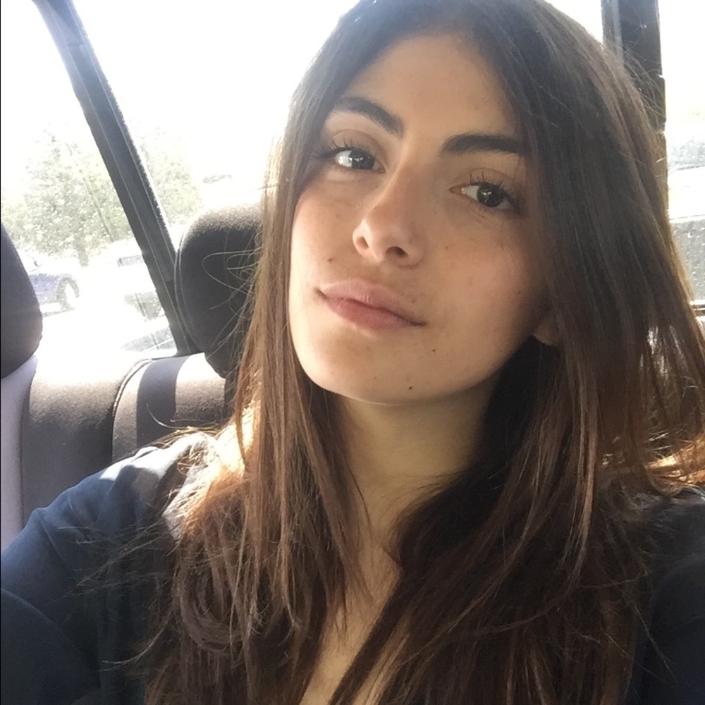 Meet your Posher, Paola