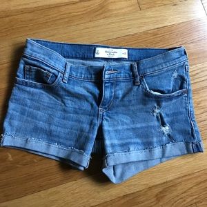 NEVER WORN ABERCROMBIE & FITCH SHORTS