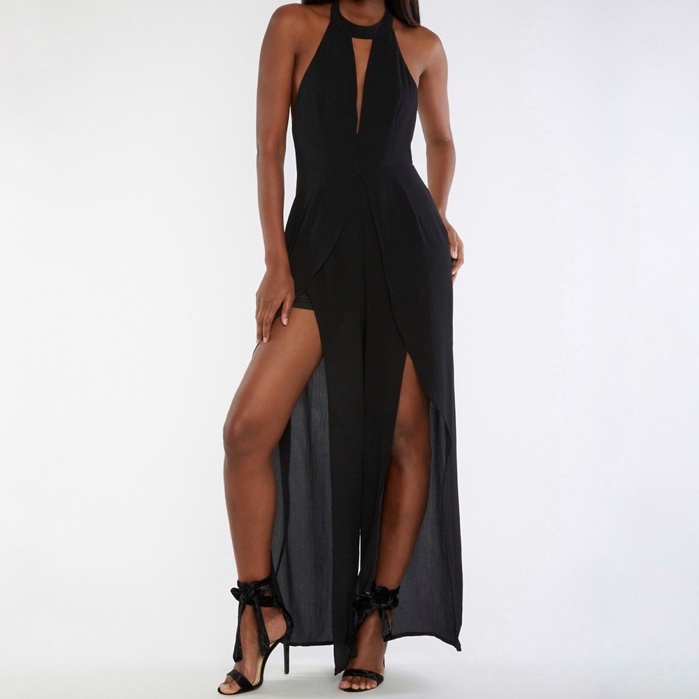 🆕 Sleeveless Choker Neck Jumpsuit