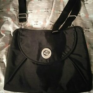 Baggallini cross body purse